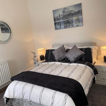 Tollgate House - Luxury Cozy Cottage - Huge Hot Tub - Alton Towers Cheadle  Esterno foto