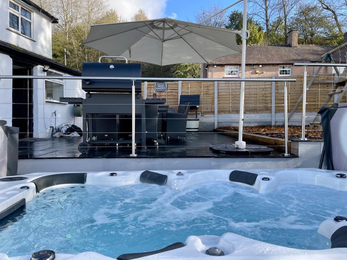Tollgate House - Luxury Cozy Cottage - Huge Hot Tub - Alton Towers Cheadle  Esterno foto