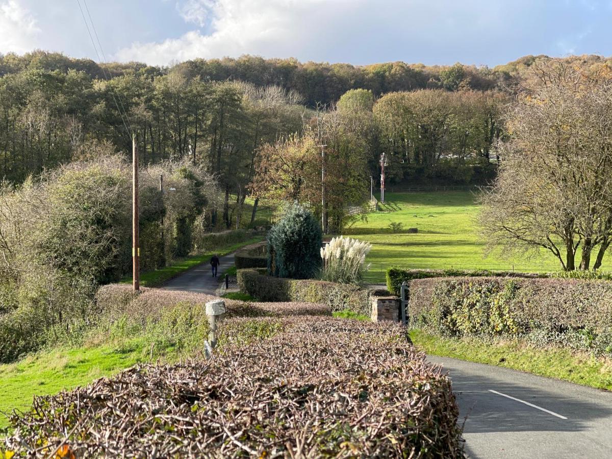 Tollgate House - Luxury Cozy Cottage - Huge Hot Tub - Alton Towers Cheadle  Esterno foto
