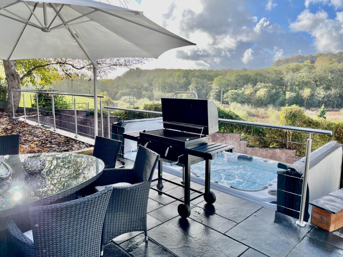 Tollgate House - Luxury Cozy Cottage - Huge Hot Tub - Alton Towers Cheadle  Esterno foto