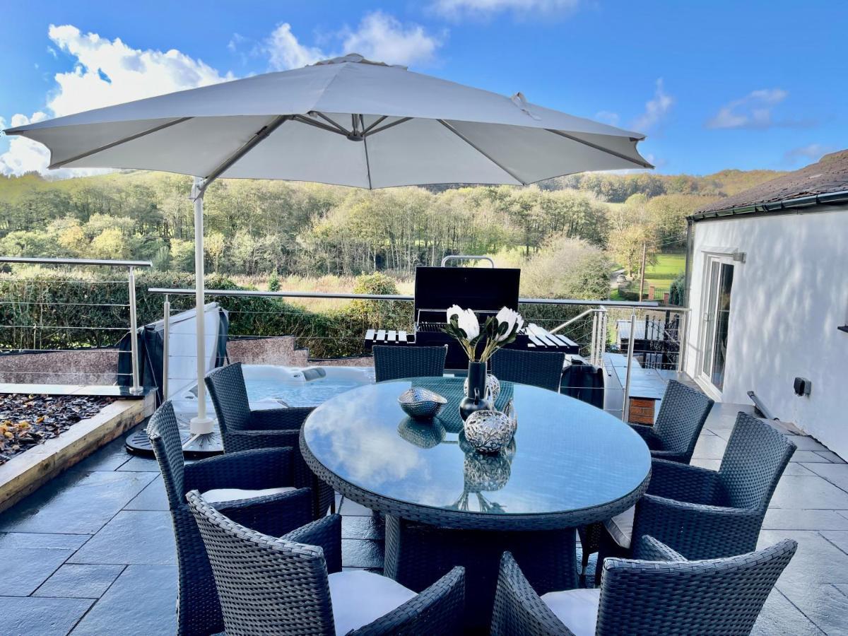 Tollgate House - Luxury Cozy Cottage - Huge Hot Tub - Alton Towers Cheadle  Esterno foto