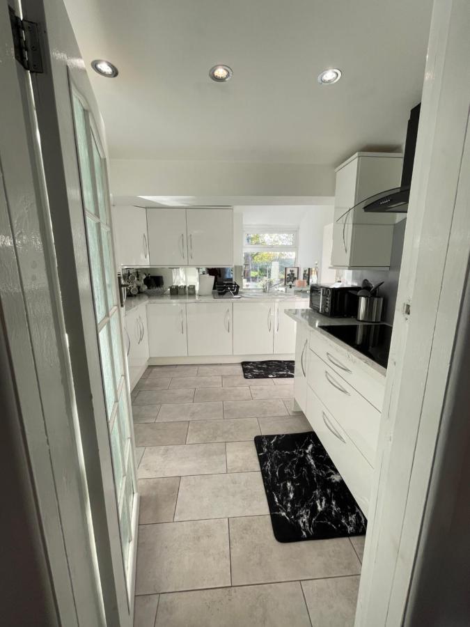 Tollgate House - Luxury Cozy Cottage - Huge Hot Tub - Alton Towers Cheadle  Esterno foto